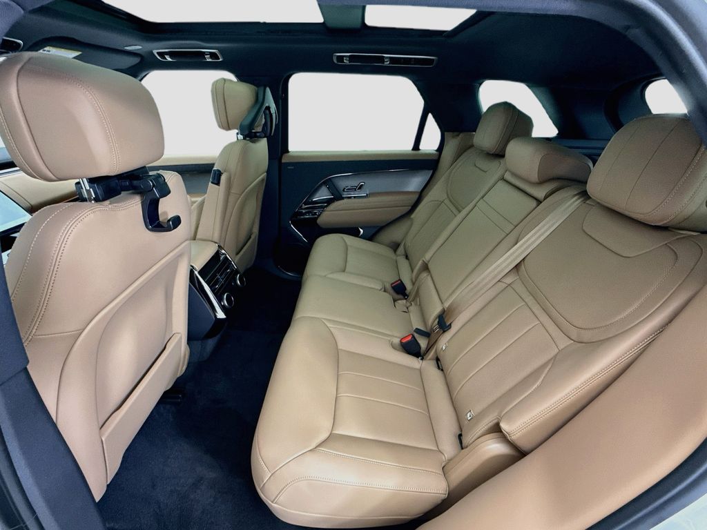 Thumbnail: 2026 Land Rover Range Rover Sport - 21