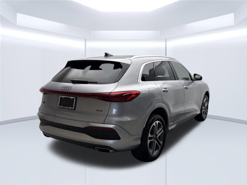 Thumbnail: 2025 Audi Q5 - 8
