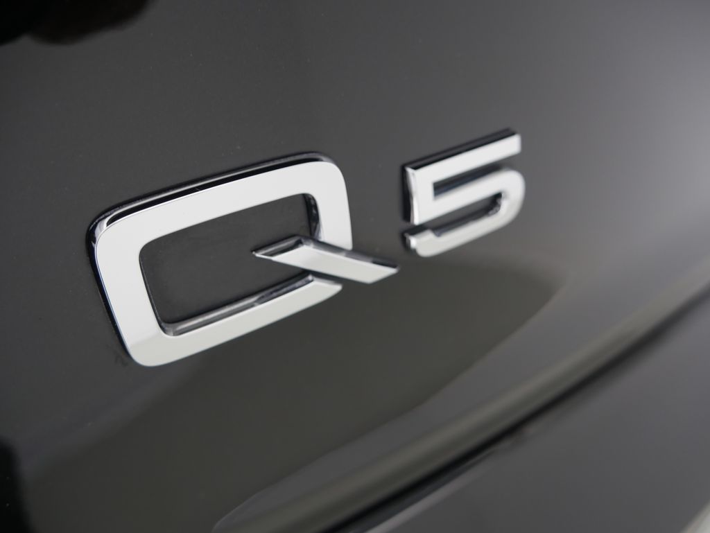 Thumbnail: 2023 Audi Q5 - 12