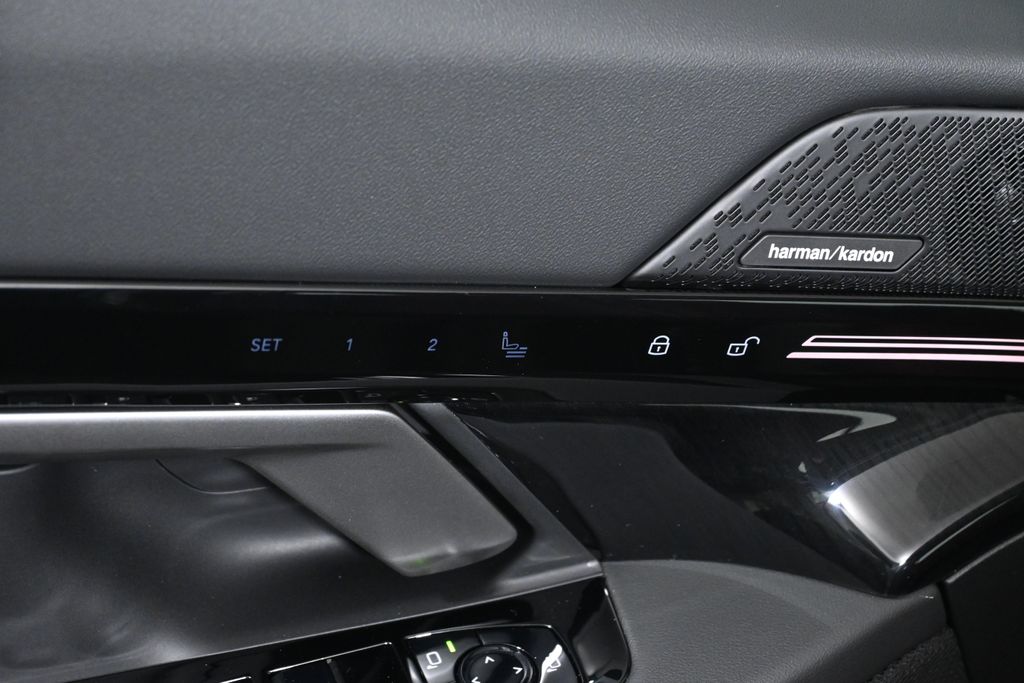 Thumbnail: 2026 BMW 5 Series - 30