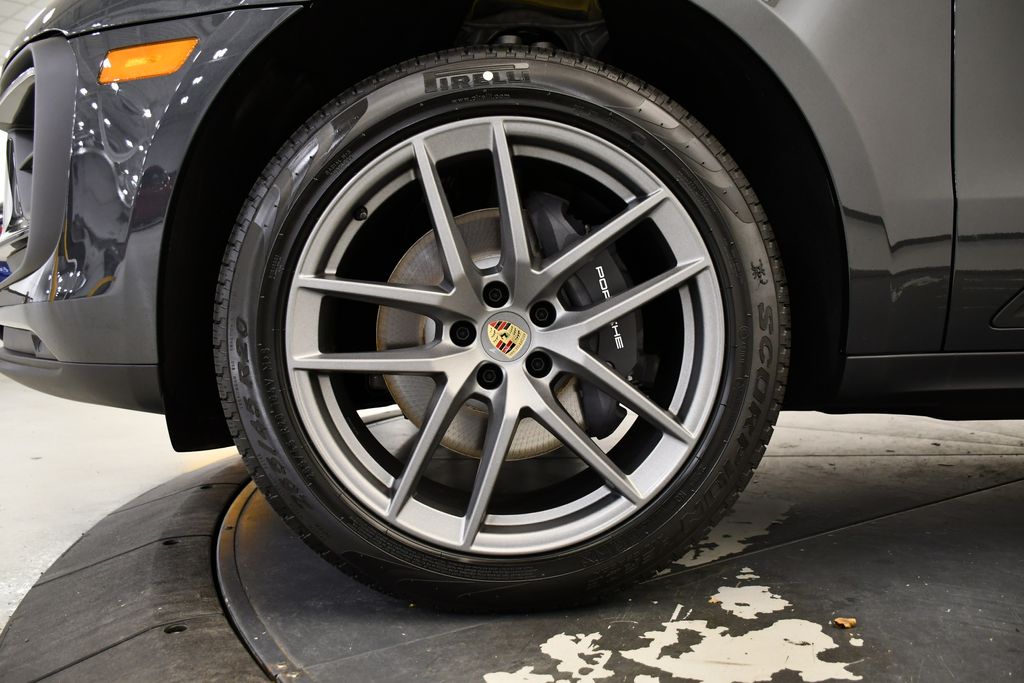 Thumbnail: 2026 Porsche Macan - 16