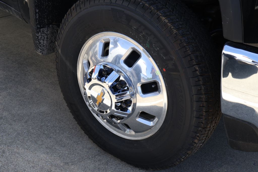 2025 Chevrolet Silverado 3500 LTZ 5
