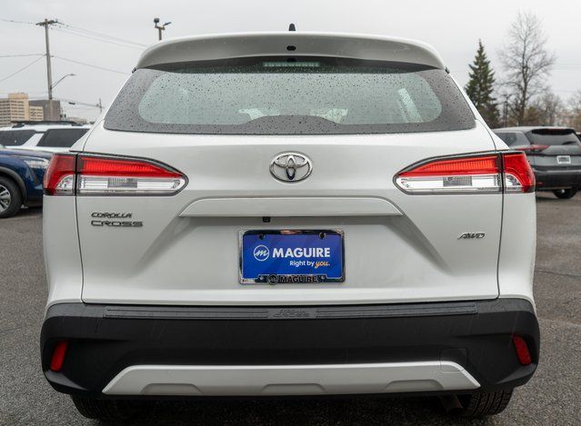 2023 Toyota Corolla Cross L - 6