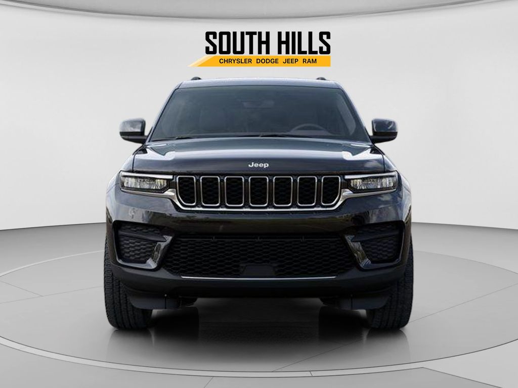 2025 Jeep Grand Cherokee Laredo Black at South Hills CDJR