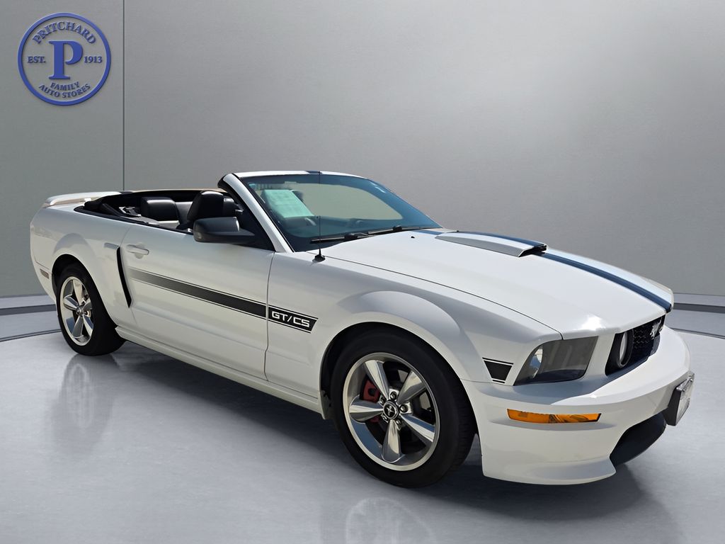 White 2008 Ford Mustang Coupe Rear-Wheel Drive 5-Speed Automatic Overdrive