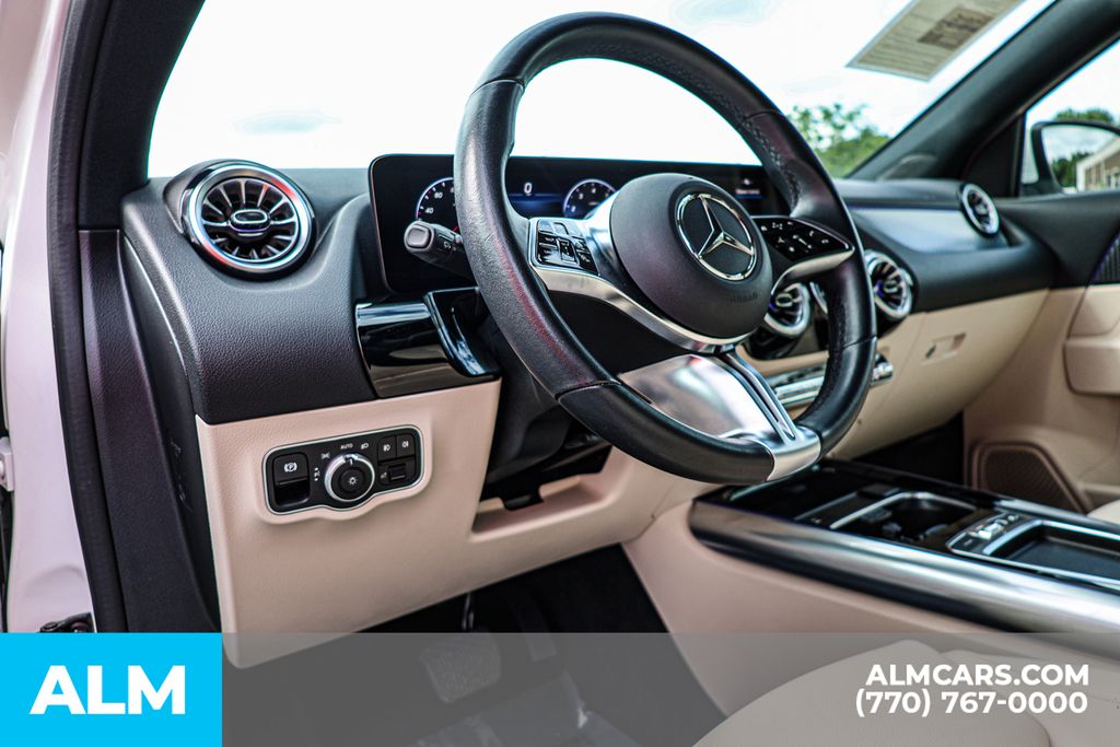 Used 2025 White Mercedes-Benz GLA 250 image 28