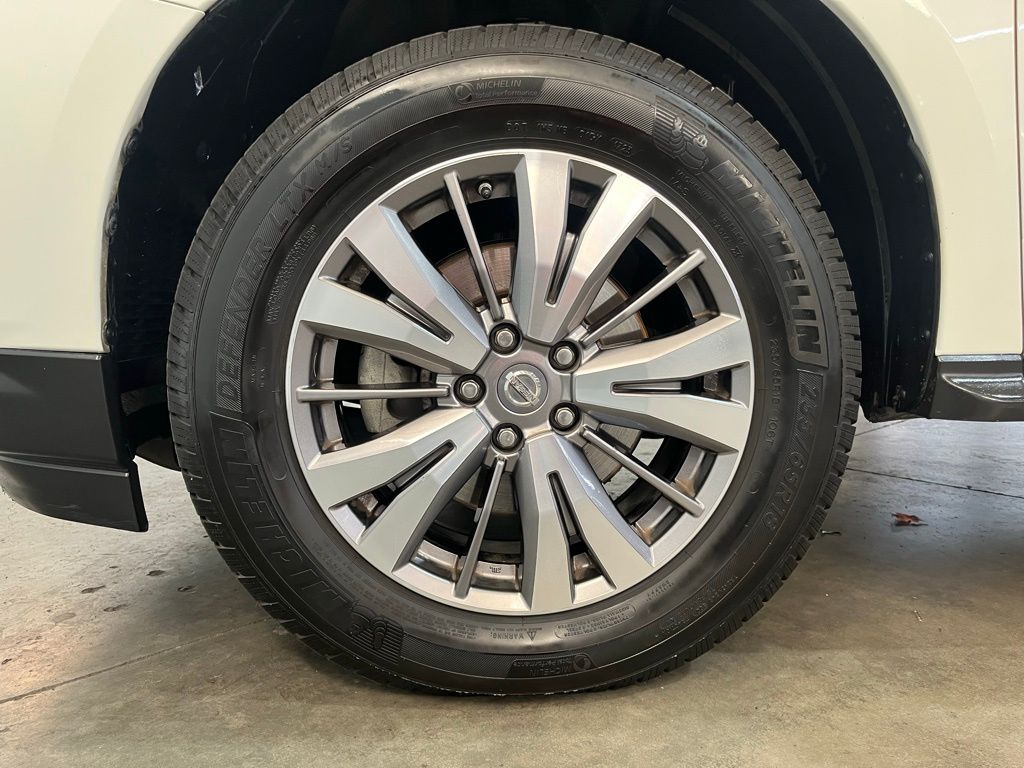 2018 Nissan Pathfinder SL
