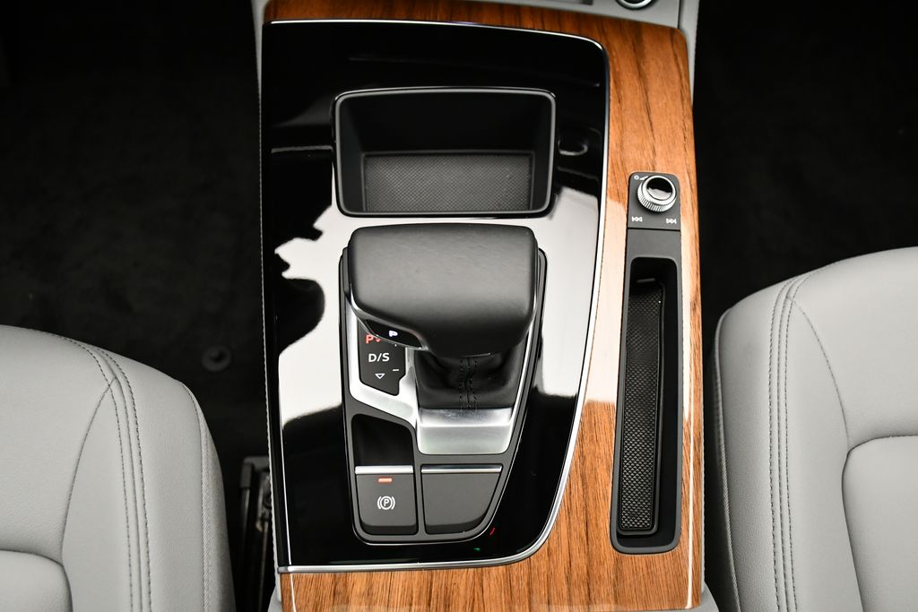 Thumbnail: 2022 Audi Q5 - 31