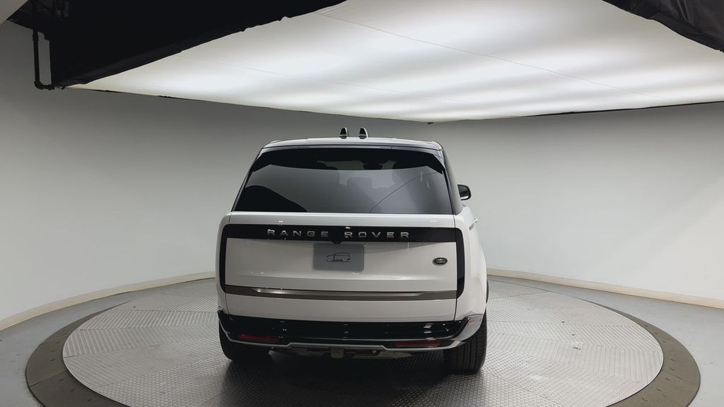 Thumbnail: 2023 Land Rover Range Rover - 3