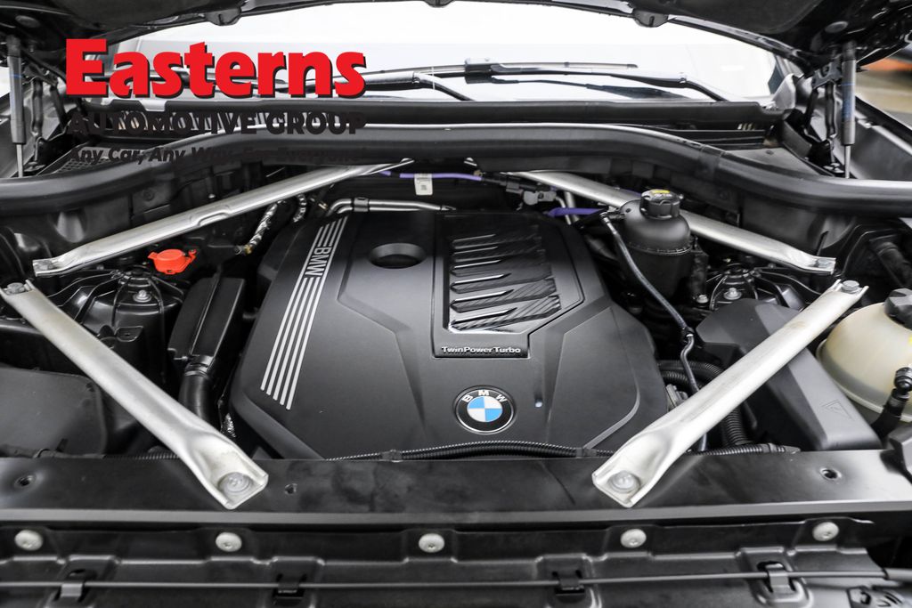 Used 2022 Gray BMW xDrive40i image 7