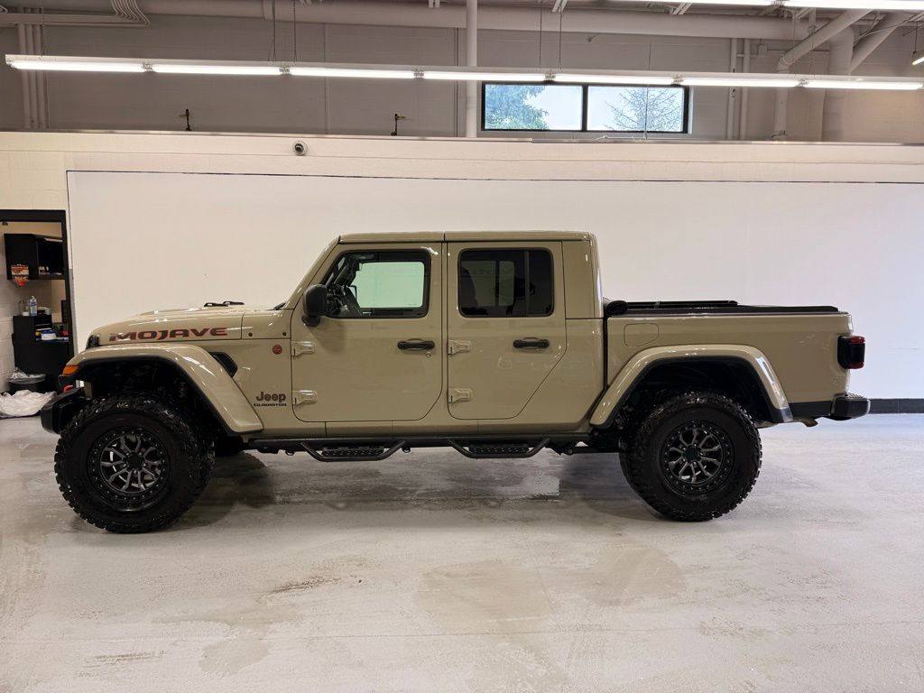Thumbnail: 2022 Jeep Gladiator - 2