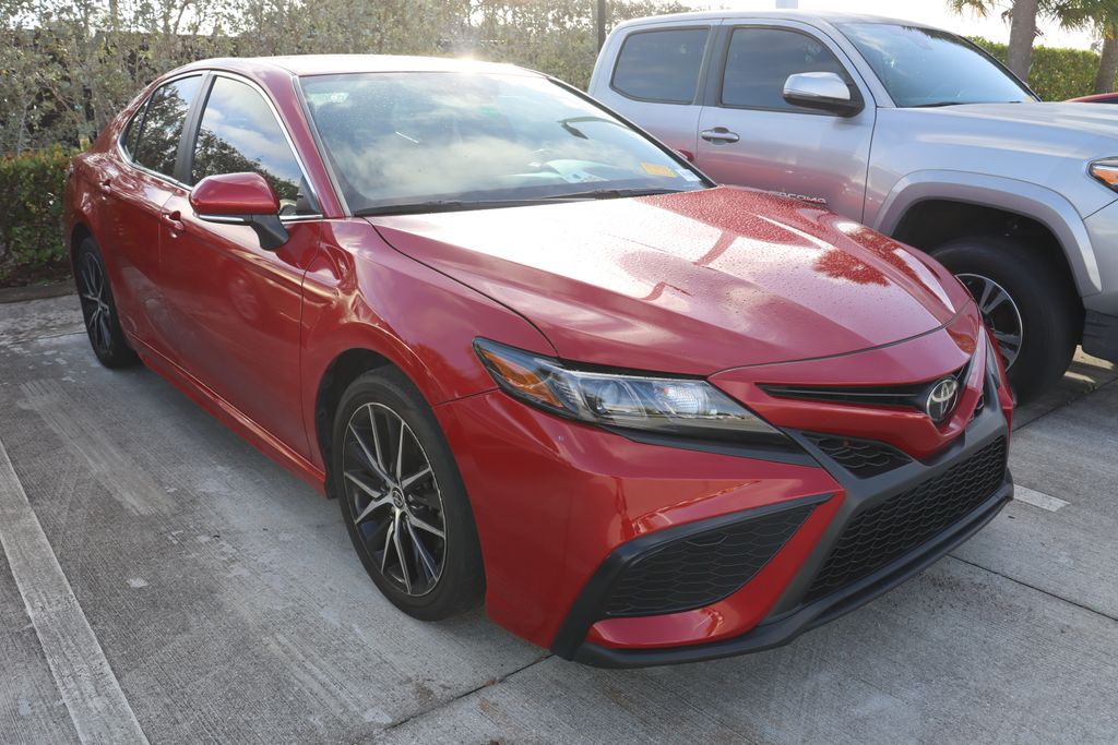 2022 Toyota Camry SE 6