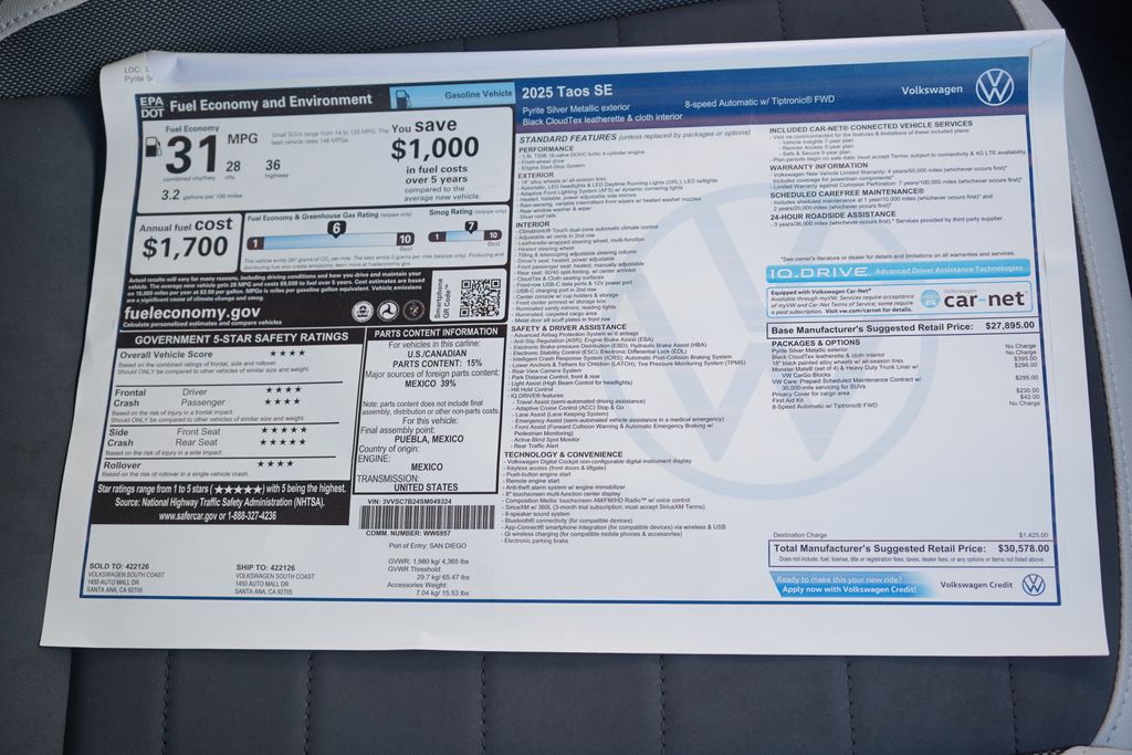 2025 Volkswagen Taos SE 13