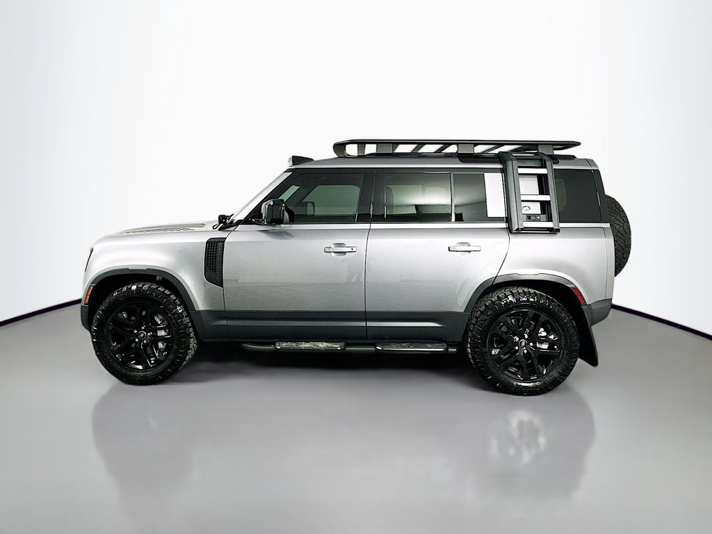 2024 Land Rover Defender 110 8