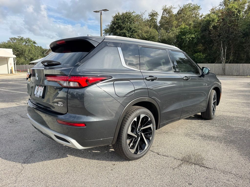 2025 Mitsubishi Outlander PHEV SEL photo 4