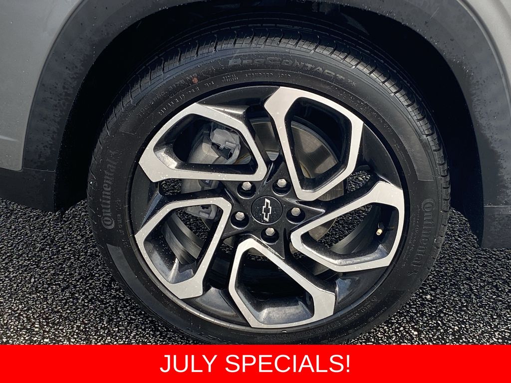 Used 2024 Chevrolet Trax SUV