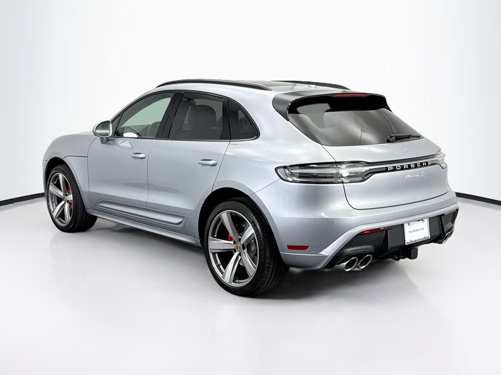 Thumbnail: 2026 Porsche Macan - 3