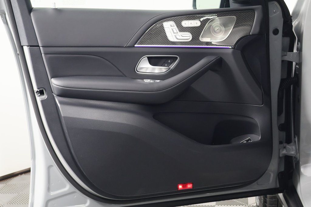 Thumbnail: 2026 Mercedes-Benz GLE - 7