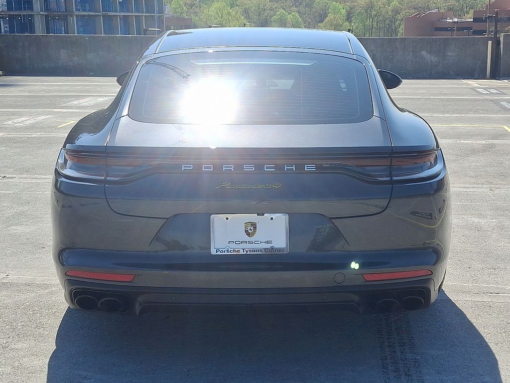 2022 Porsche Panamera 4 9