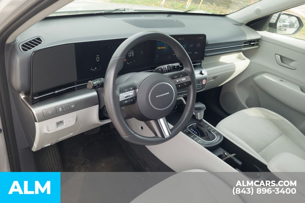Used 2024 Gray Hyundai SEL image 5