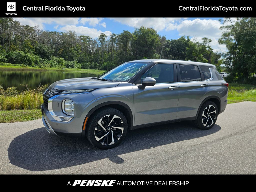 Thumbnail: 2023 Mitsubishi Outlander - 1
