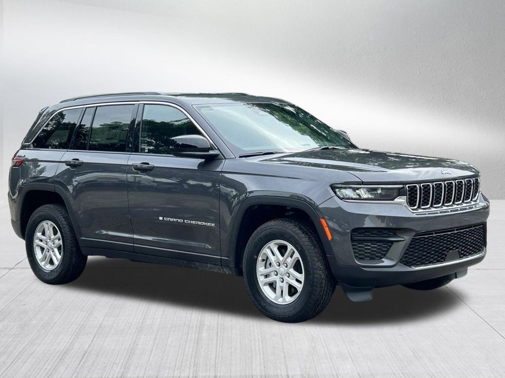 2024 Jeep Grand Cherokee Laredo's photo