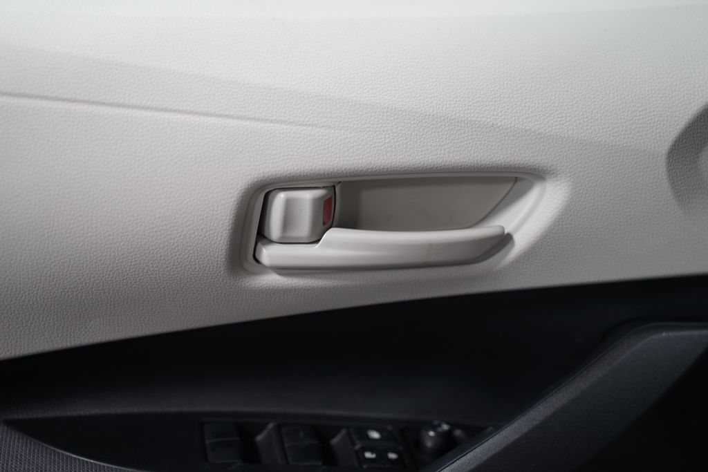 2025 Toyota Corolla LE 29