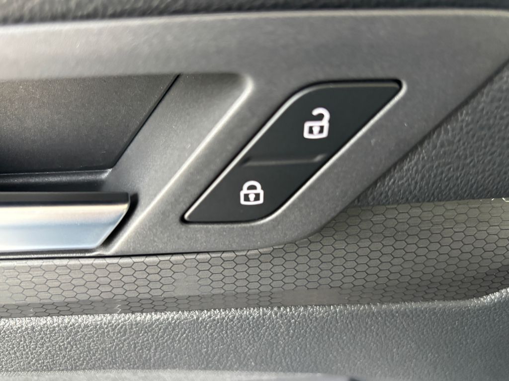 Thumbnail: 2022 Volkswagen Golf - 27