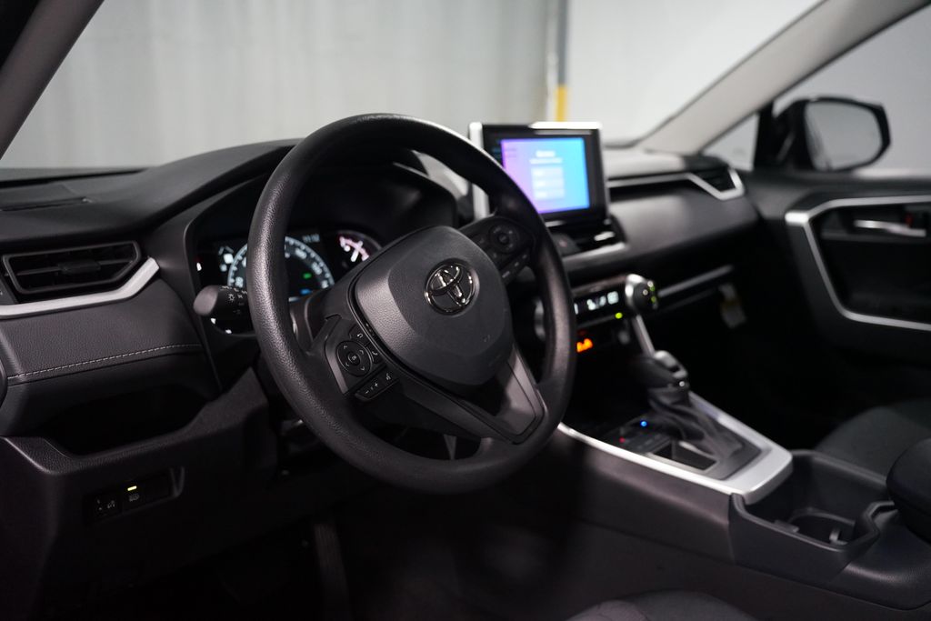 Thumbnail: 2025 Toyota RAV4 - 15