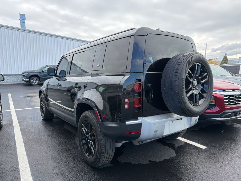 Thumbnail: 2021 Land Rover Defender - 2