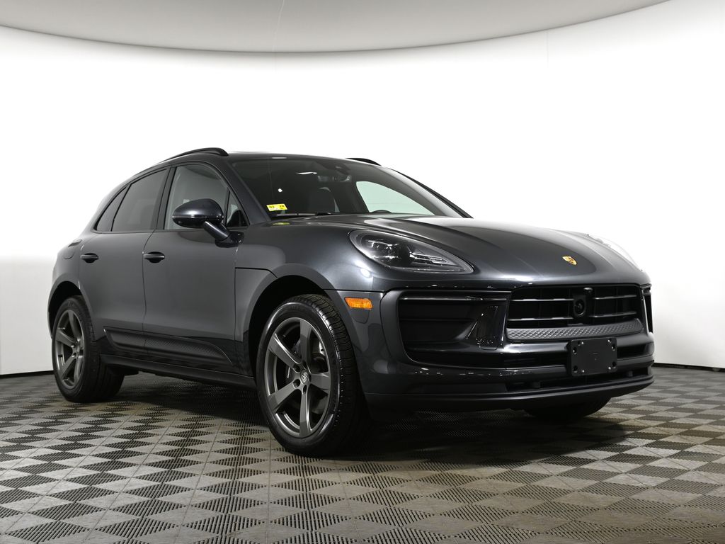 Thumbnail: 2025 Porsche Macan - 9