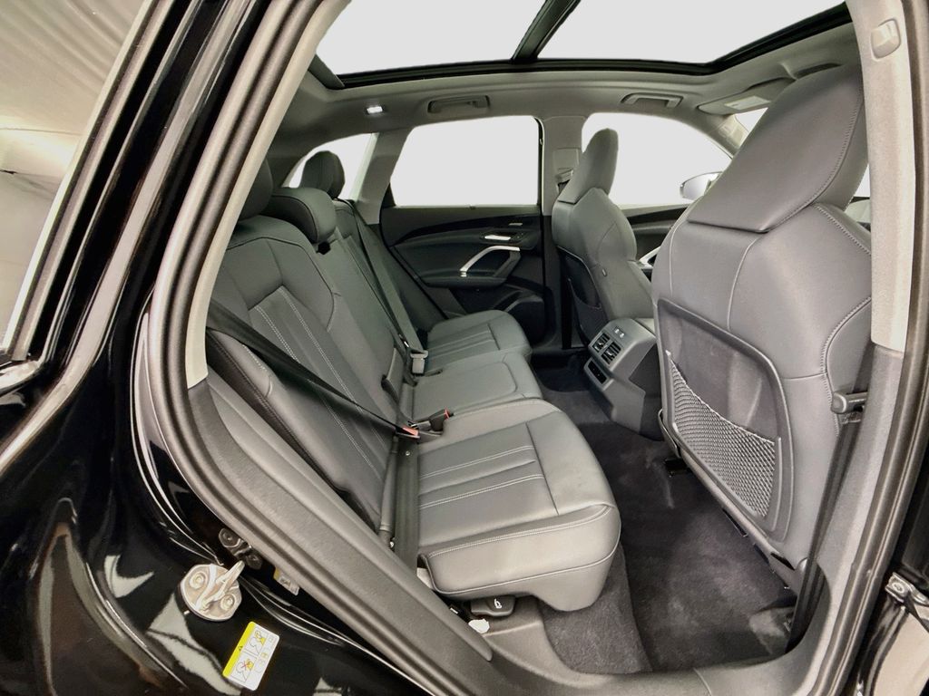 Thumbnail: 2026 Audi Q5 - 21