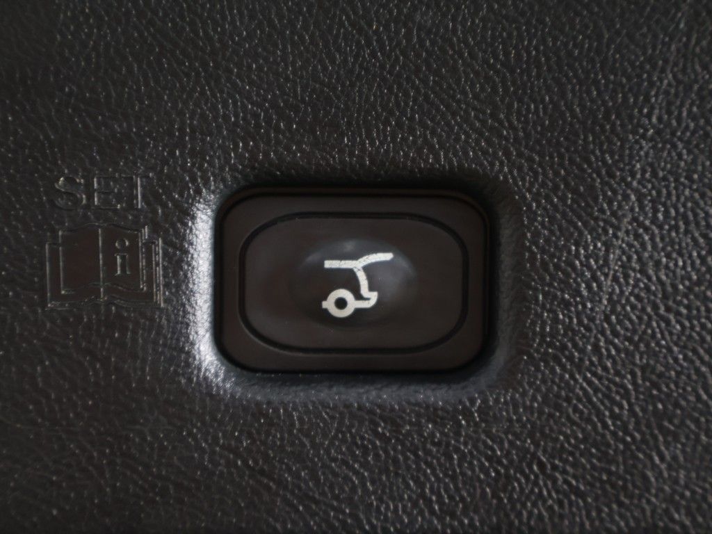 Used 2022 Black Lincoln Reserve image 23