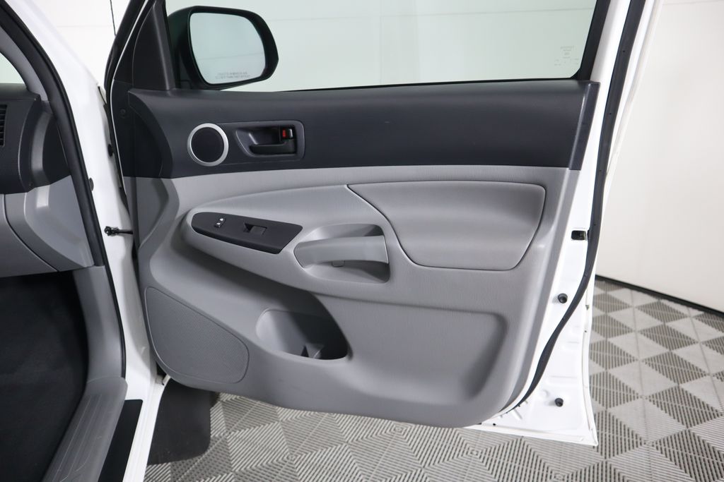2012 Toyota Tacoma PreRunner 24