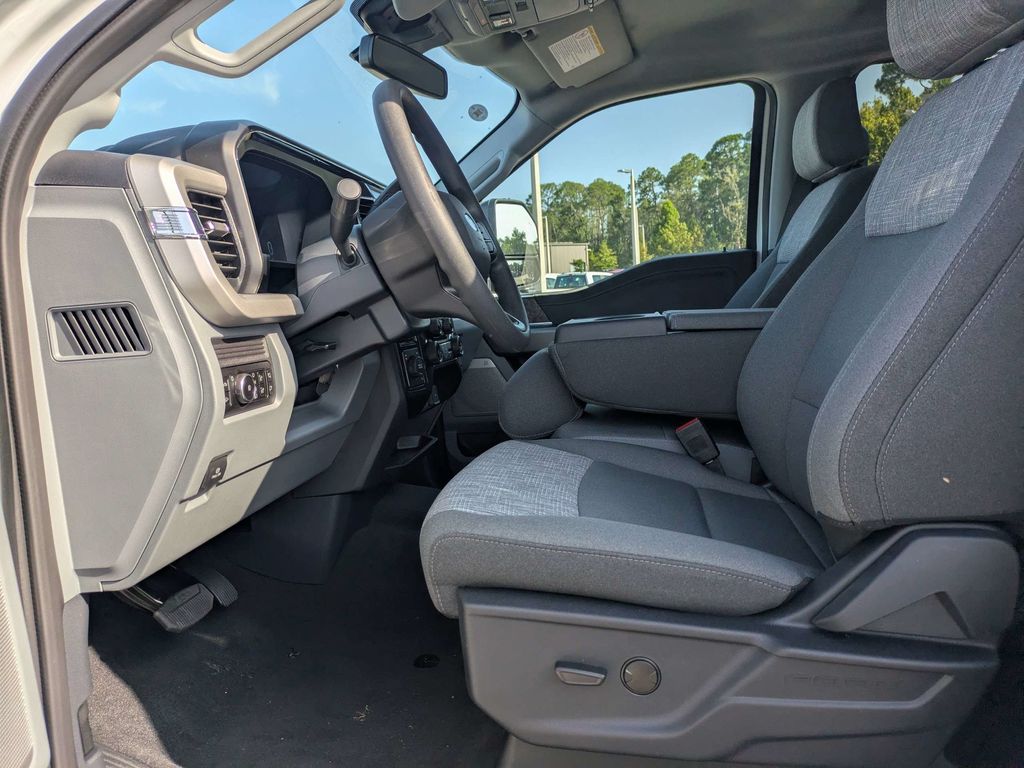 2026 Ford F-350 Super Duty XLT