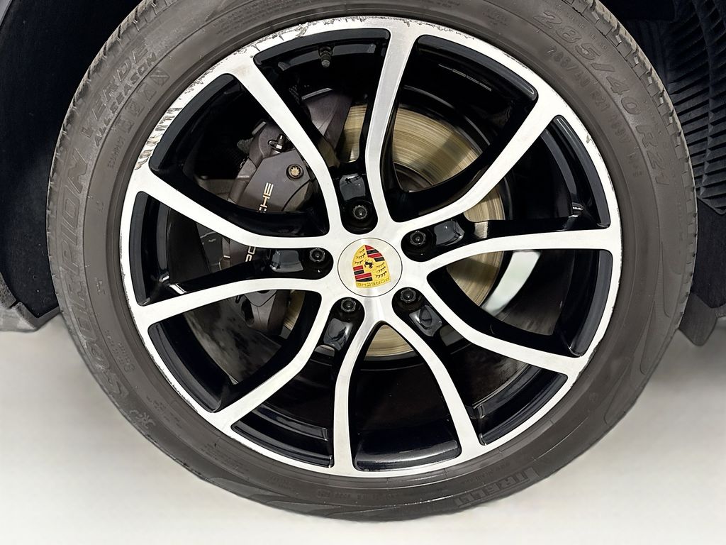 Thumbnail: 2019 Porsche Cayenne - 32