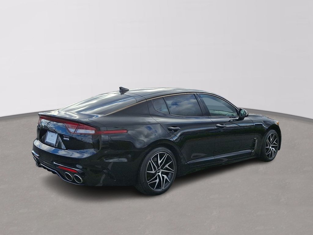 Thumbnail: 2022 Kia Stinger - 6