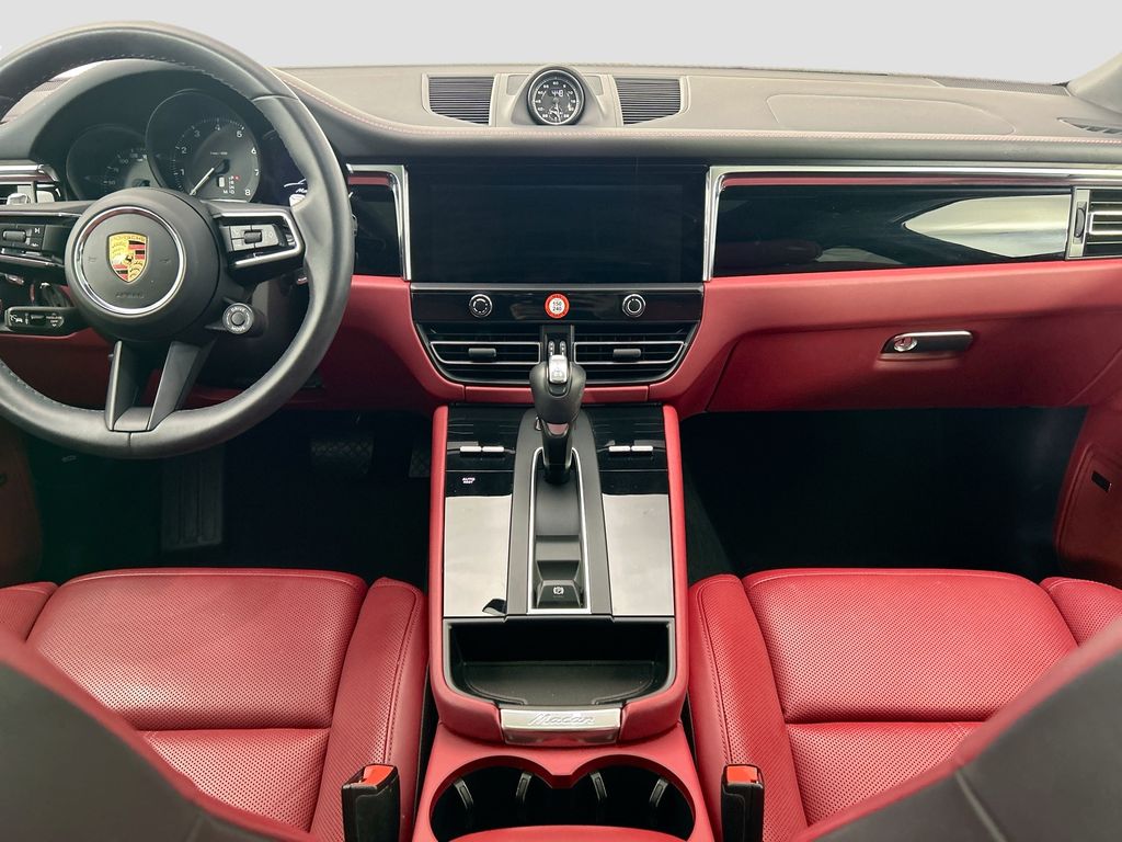 Thumbnail: 2025 Porsche Macan - 15