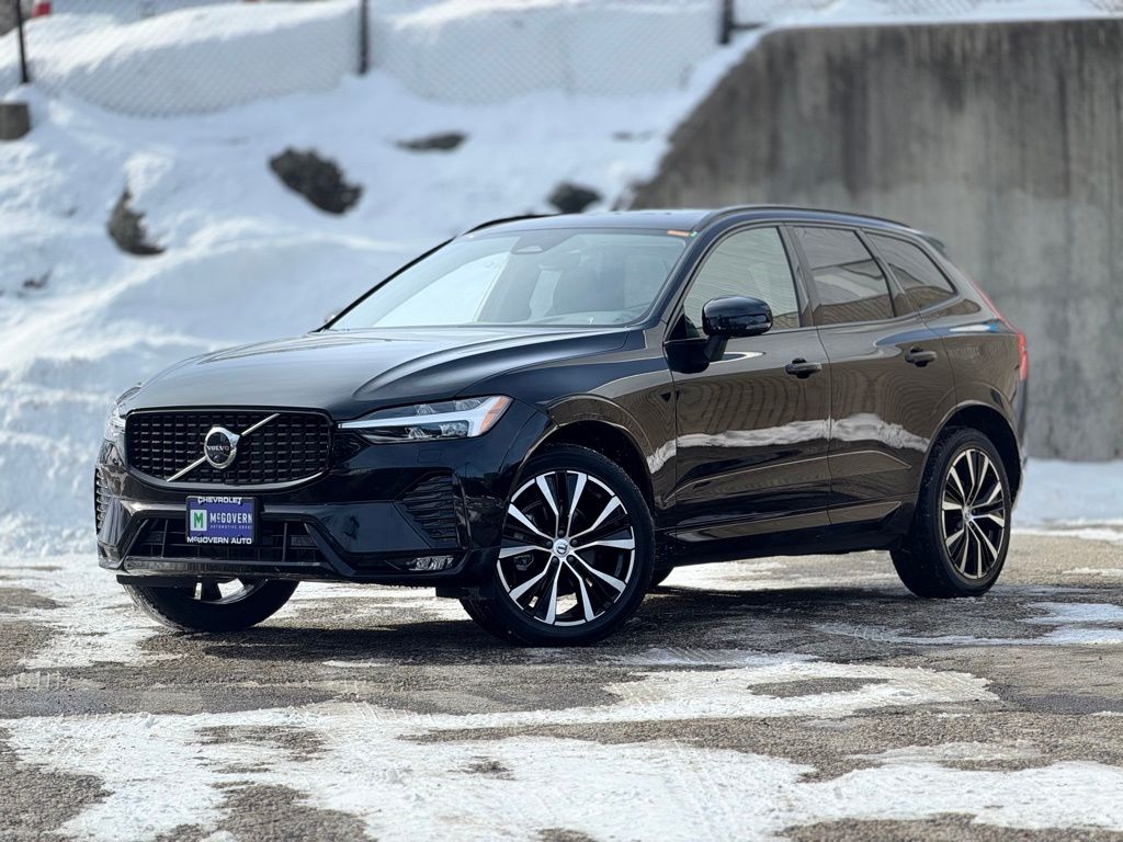 2025 Volvo XC60 B5 Plus Dark Theme AWD
