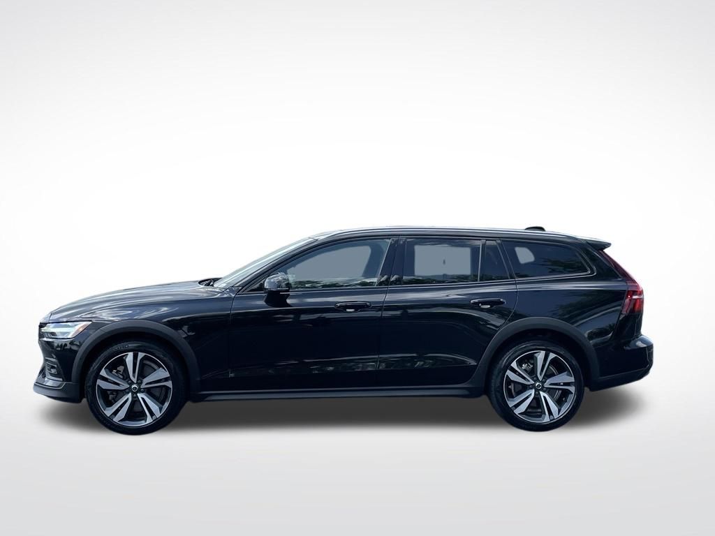 Thumbnail: 2025 Volvo S60 - 2