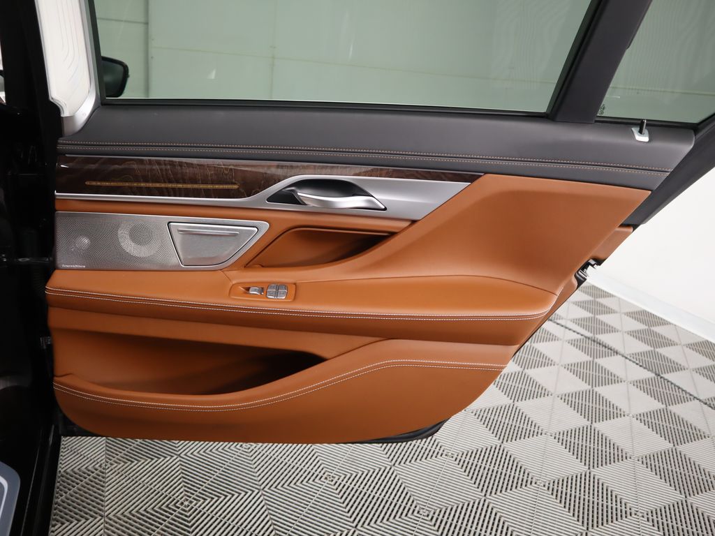 Thumbnail: 2019 BMW 7 Series - 28