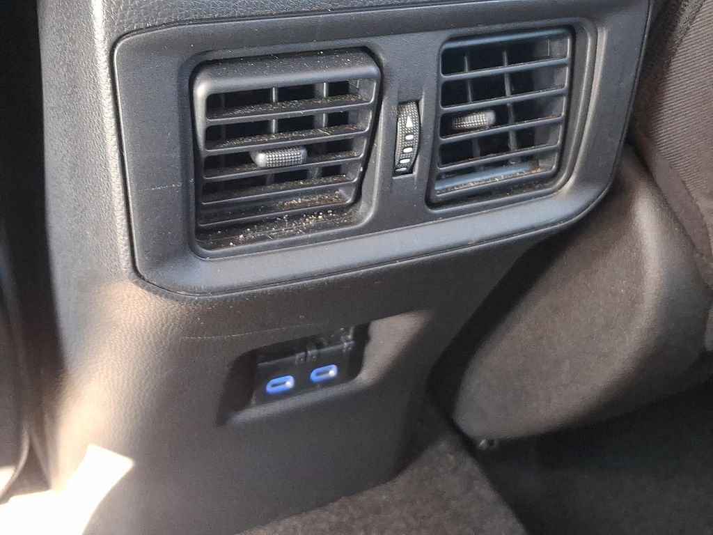 Thumbnail: 2022 Toyota RAV4 - 11