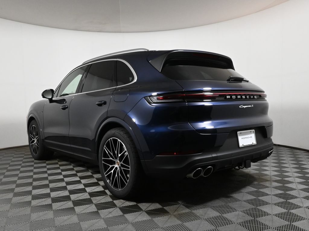 Thumbnail: 2026 Porsche Cayenne - 3