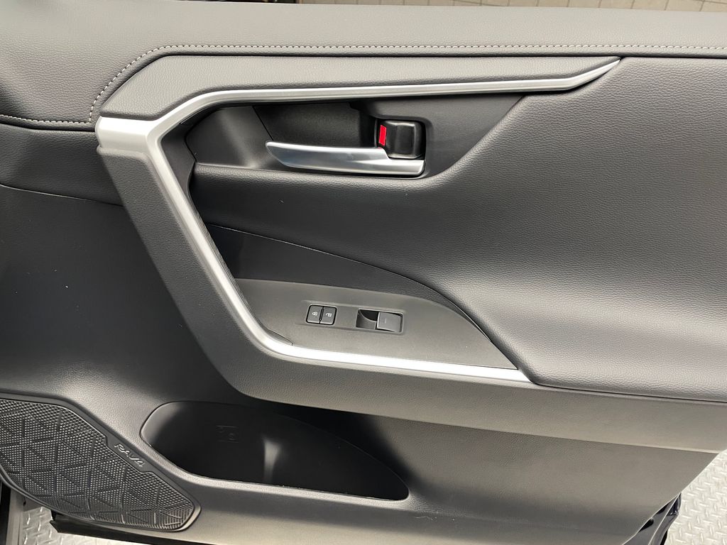 Thumbnail: 2025 Toyota RAV4 - 15