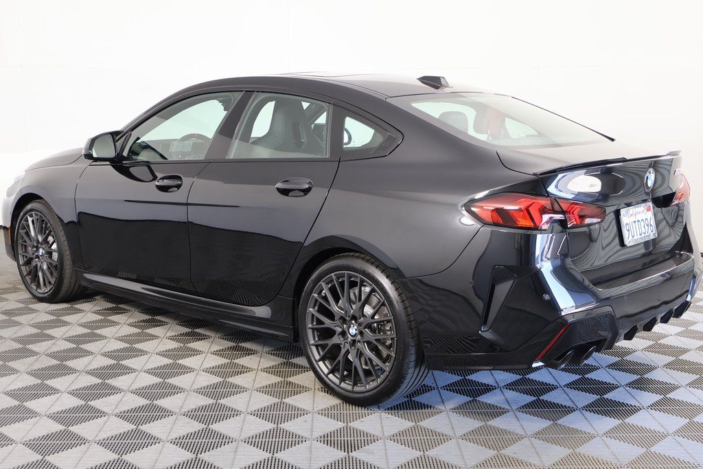 Thumbnail: 2025 BMW 2 Series - 6