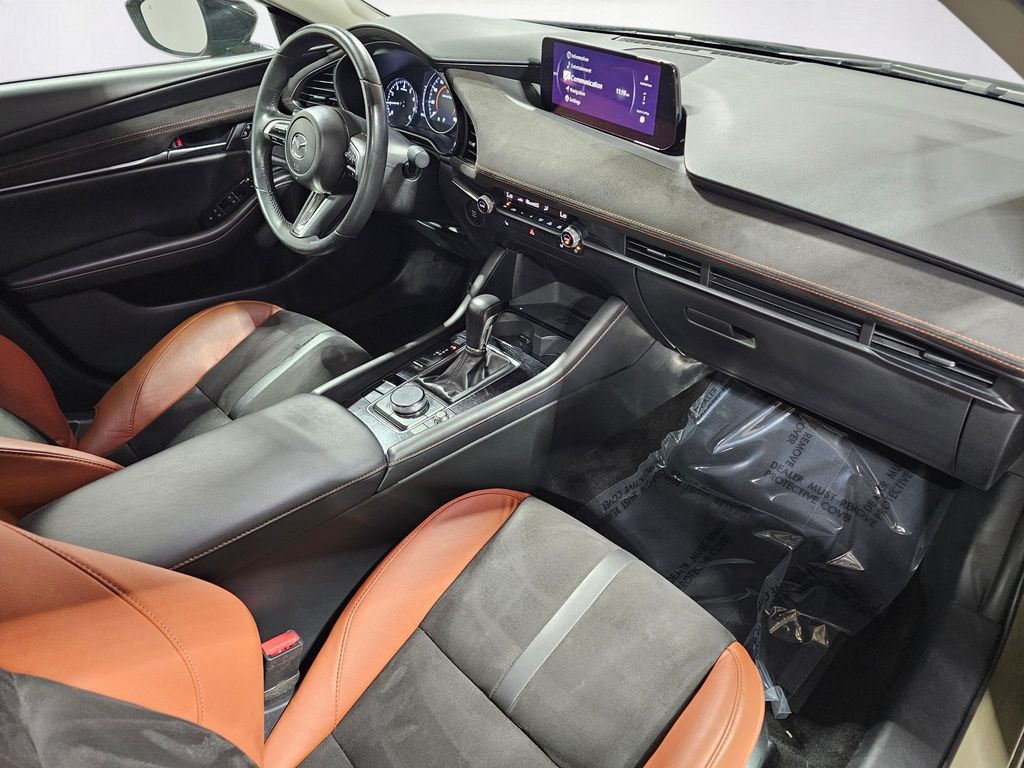 Used 2024  Mazda 2.5 Carbon Turbo image 14