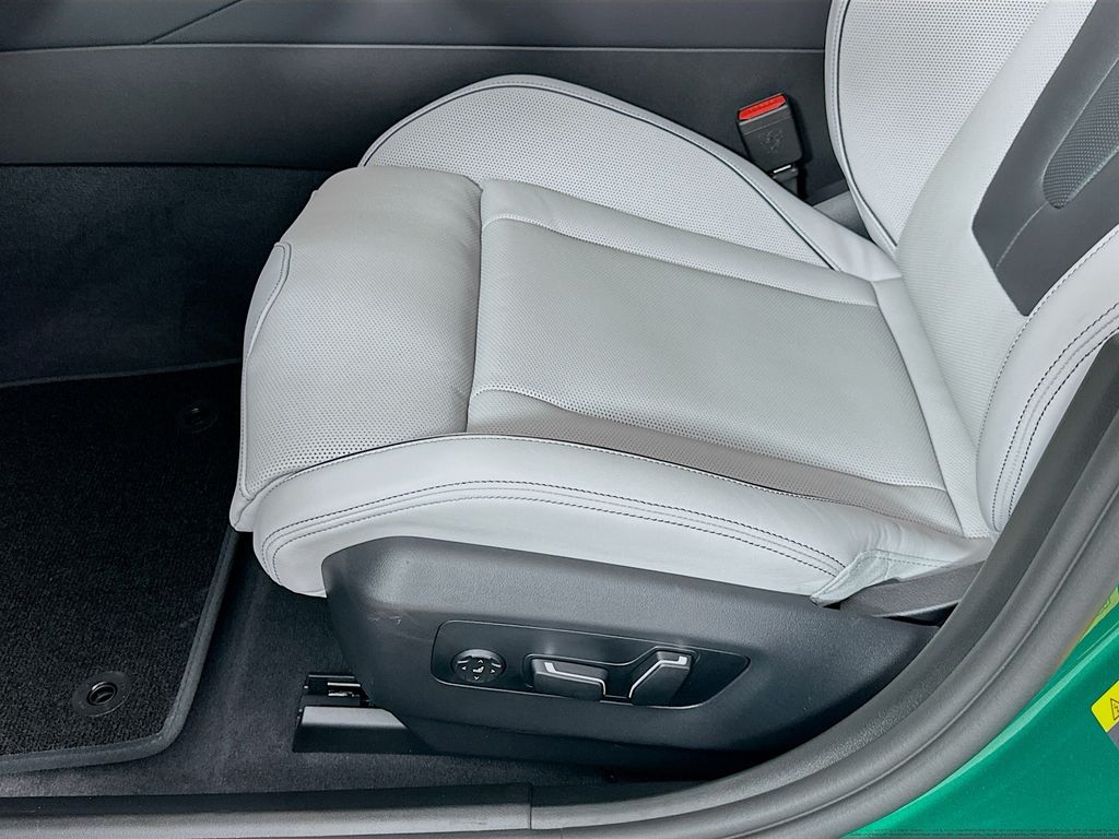 Thumbnail: 2026 BMW M5 - 21