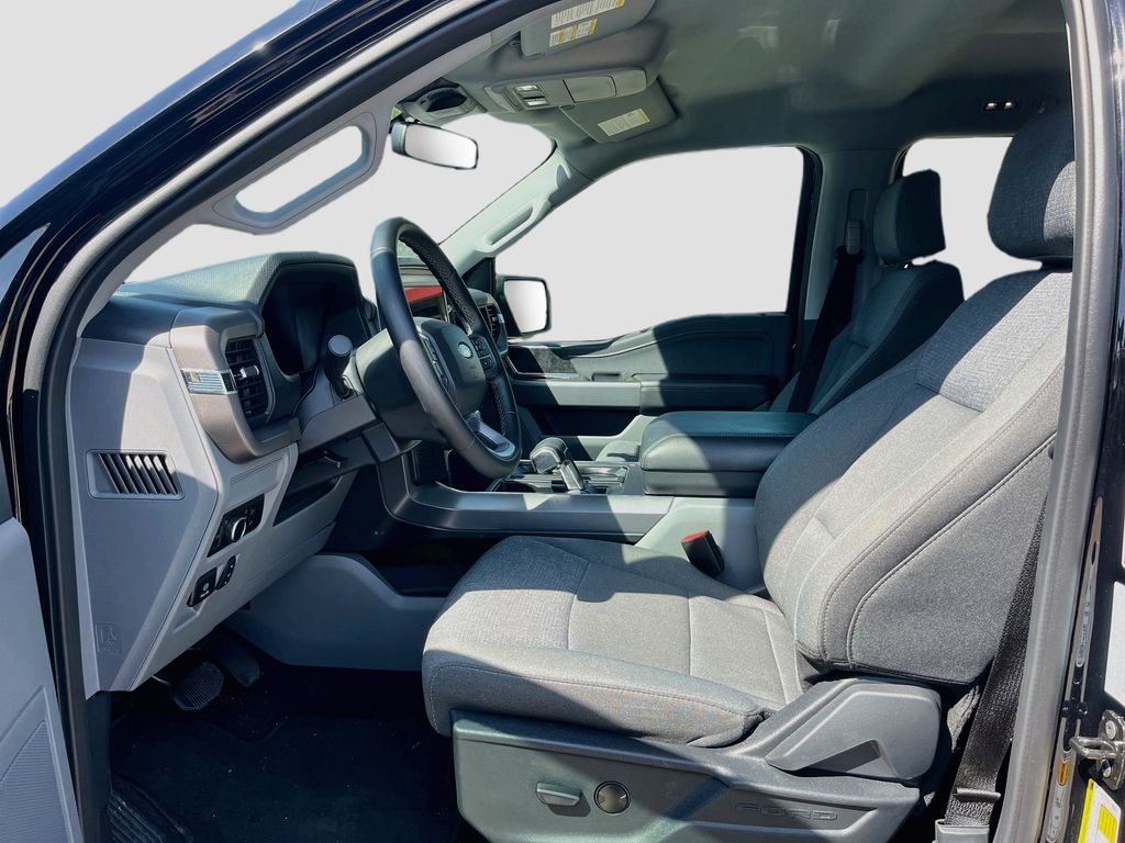 Used 2025 Black Ford XLT image 22