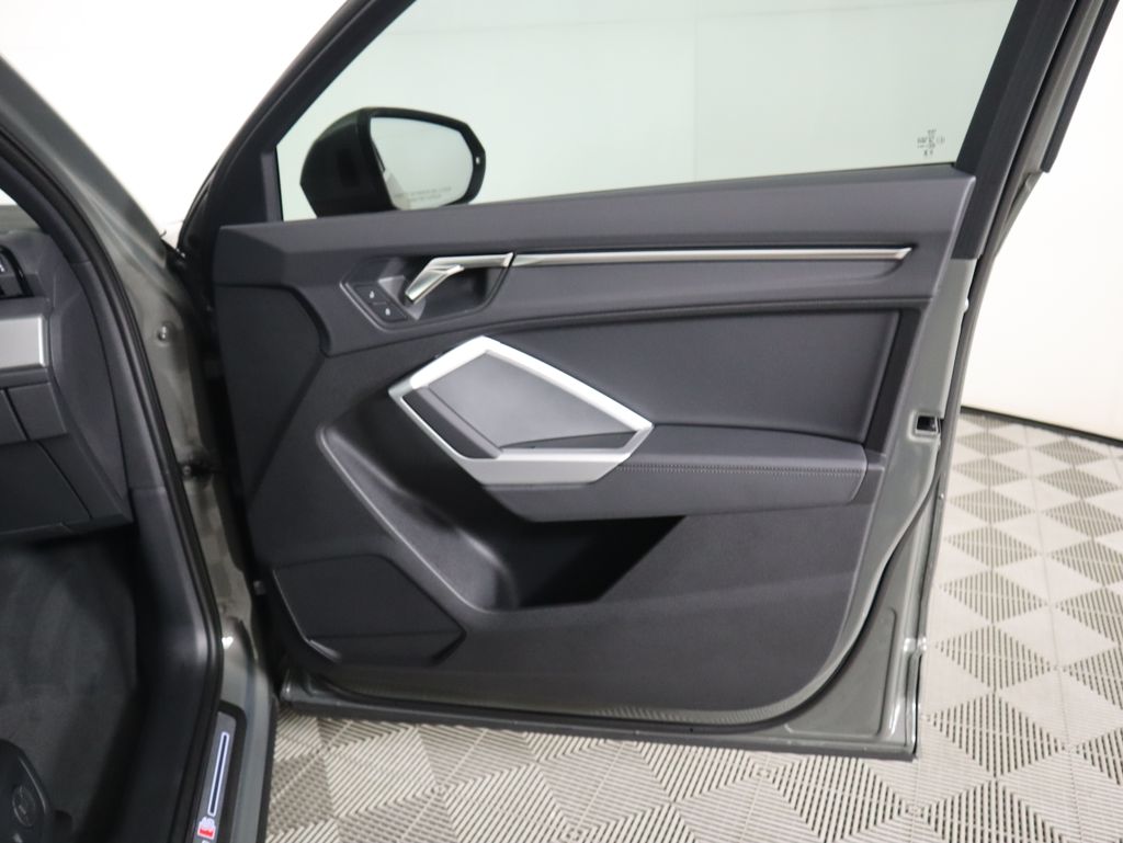 Thumbnail: 2025 Audi Q3 - 27