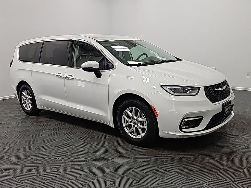 2023 Chrysler Pacifica Touring L FWD